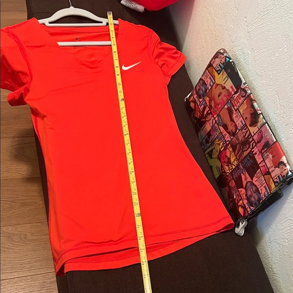 #1243=Nike Women's Red V-Neck Top - Picture 4 of 11